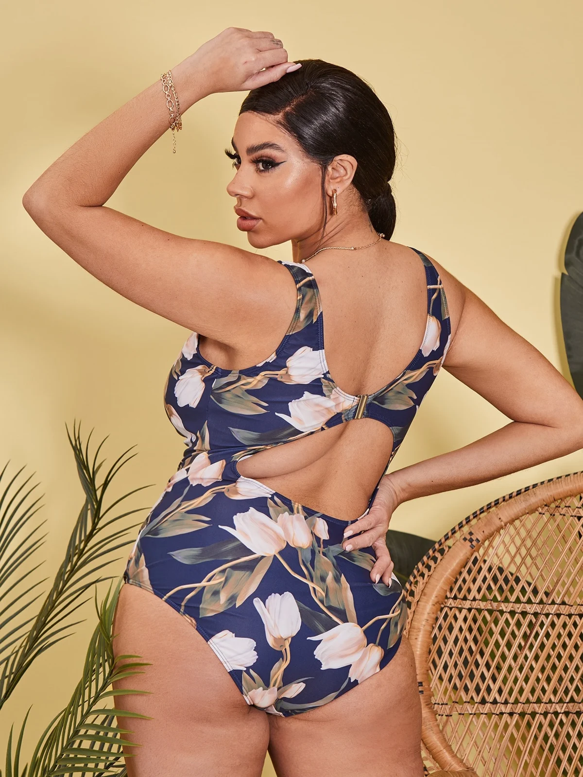 Plus-Size Floral Knot One-Piece, photograph 3