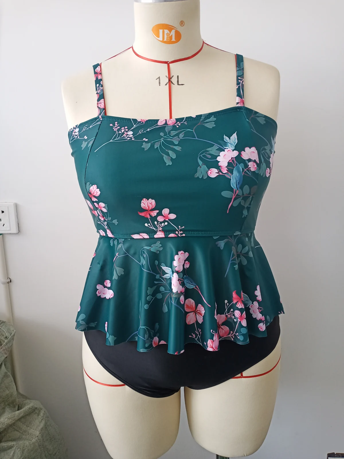 Plus-Size Floral Peplum Tankini, photograph 2