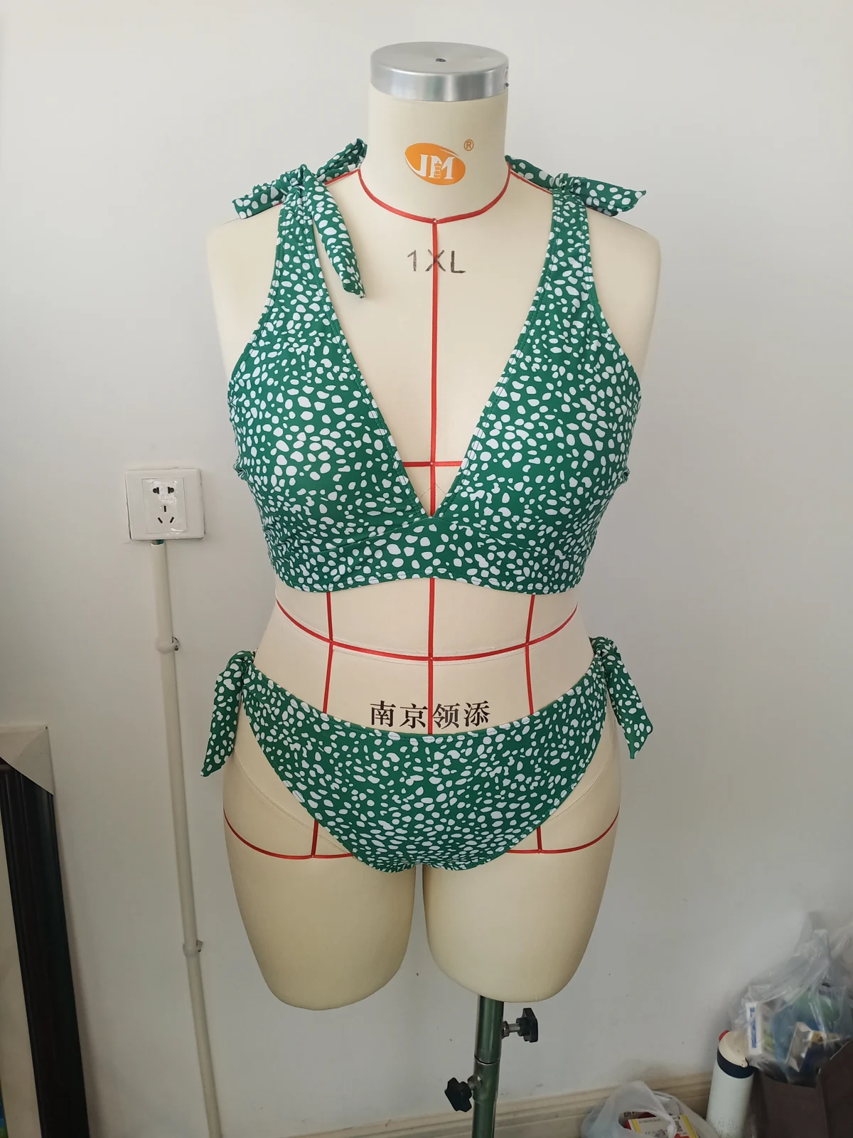 Plus-Size Green Print Bikini, photograph 2