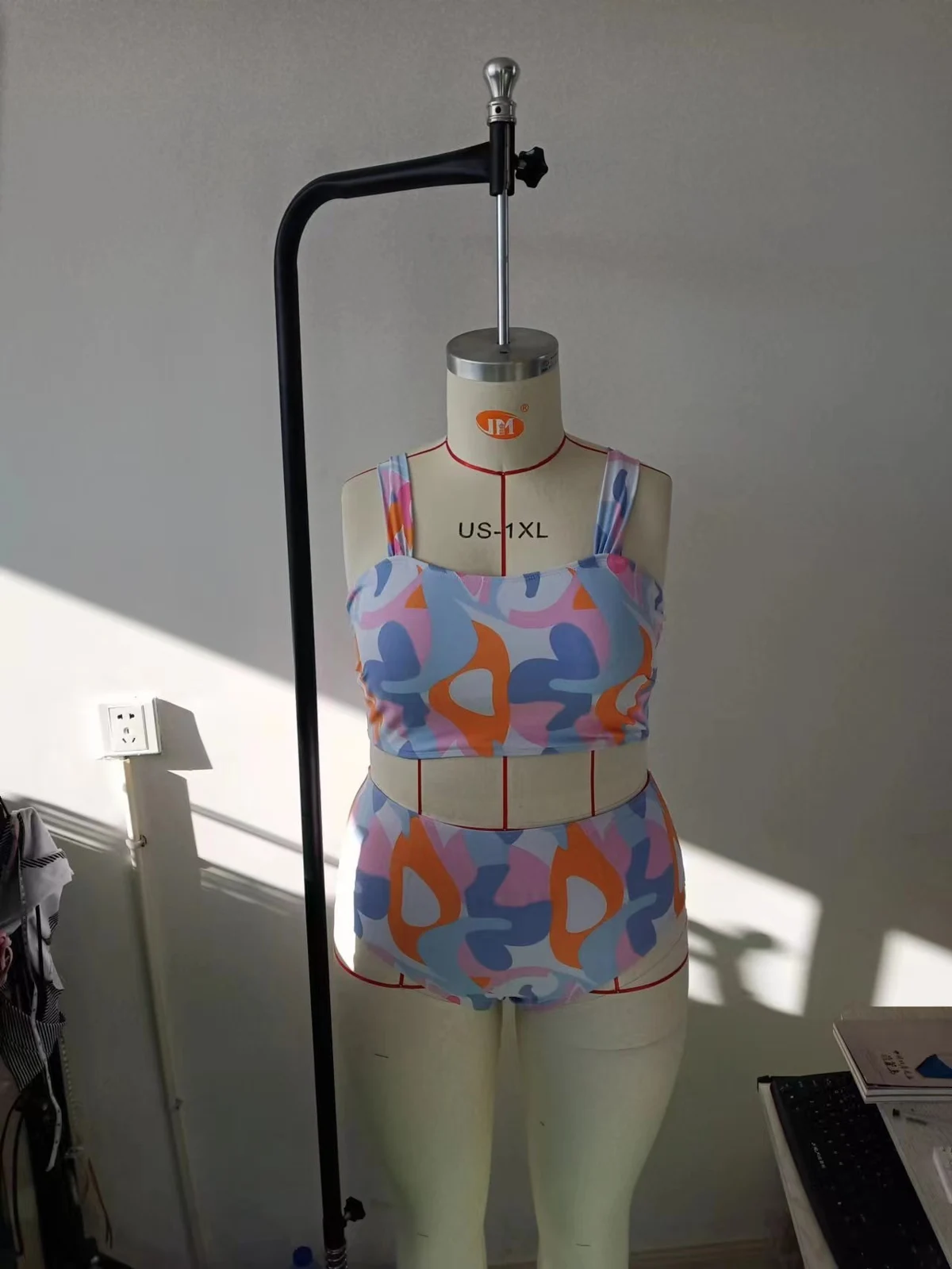 Plus-Size Abstract High-Waist Set, photograph 3