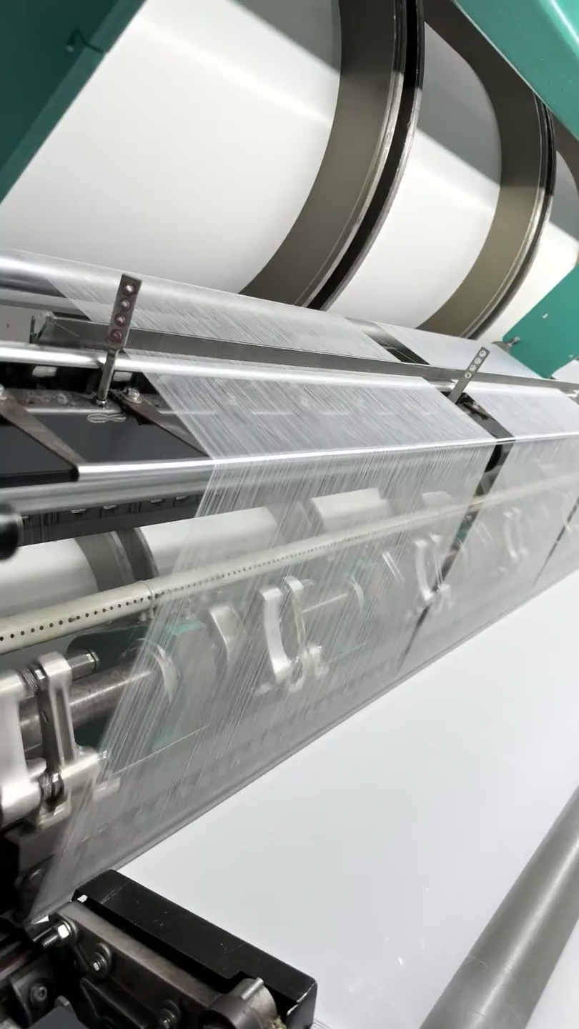 Material rollers and the feed path on a preparation machine