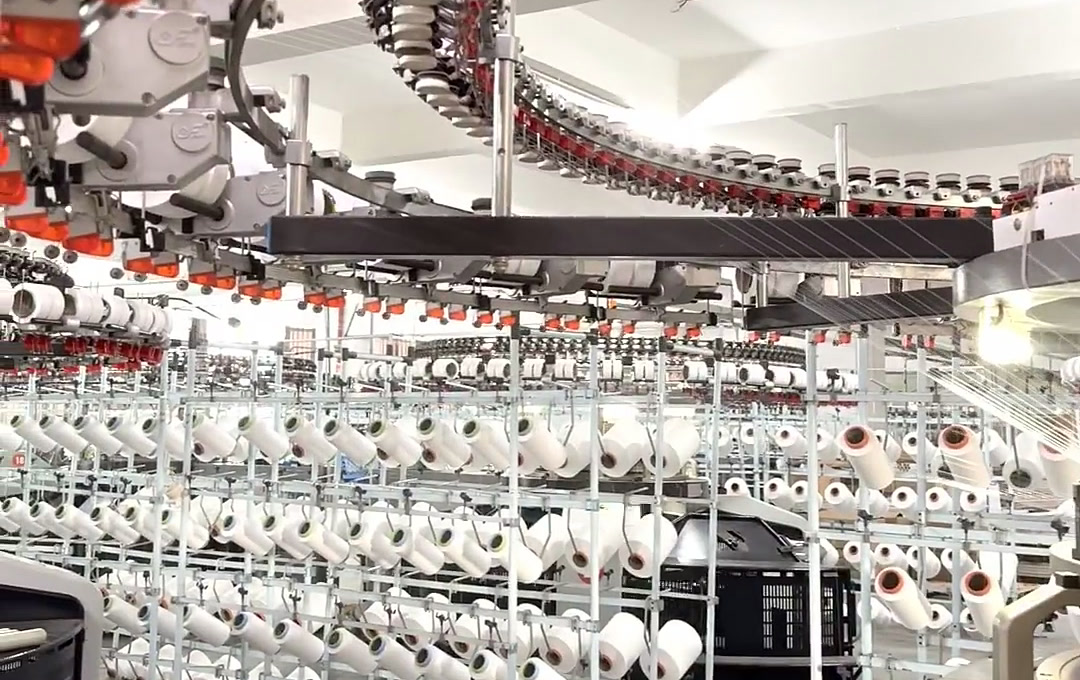 Thread paths and material equipment in the supplied factory footage